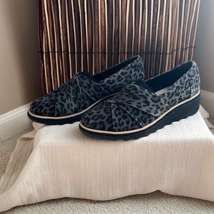Clark’s leopard print suede loafers size 6